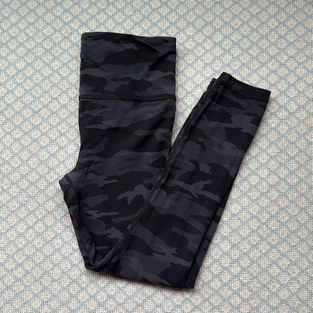 Athleta Elation Ultra High Rise 7/8 Camouflage Leggings - size S
